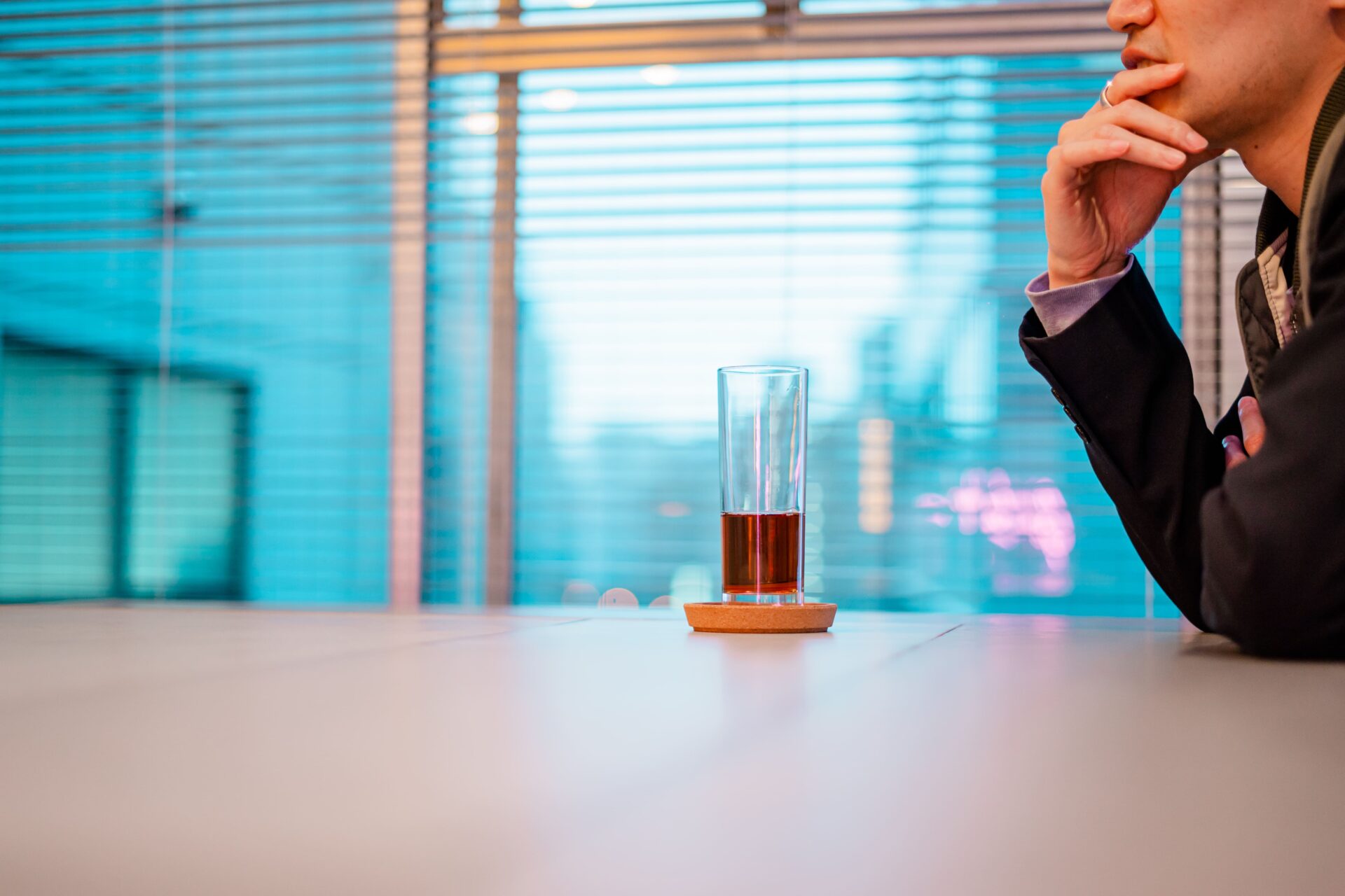 アイブロウワックス脱毛＋ヘッドスパで“清潔感と癒し”を同時に叶える｜ATRIUM HOMME 恵比寿