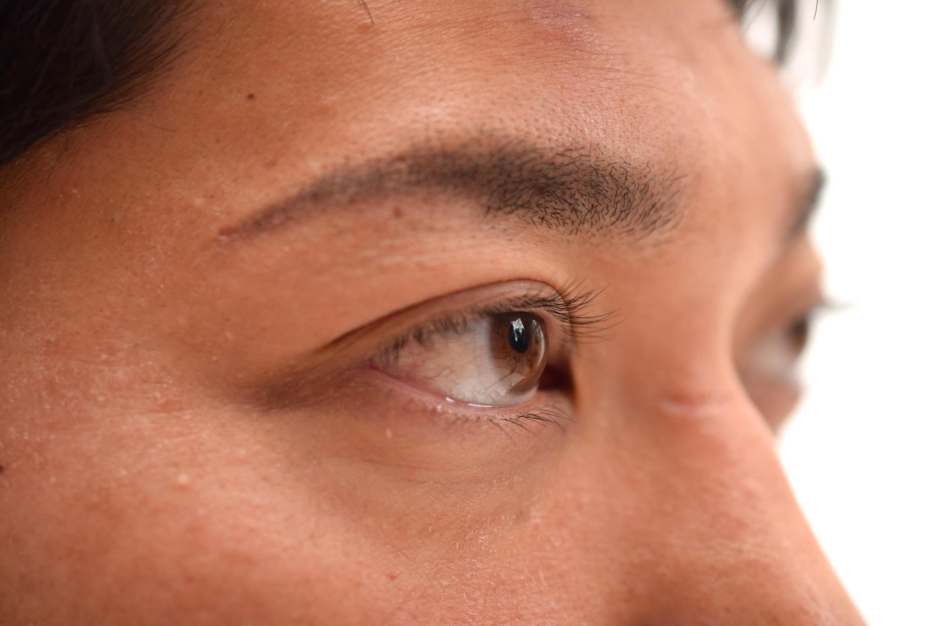 眉毛を整えるとモテるは本当?女性目線で解説|ATRIUM HOMME恵比寿