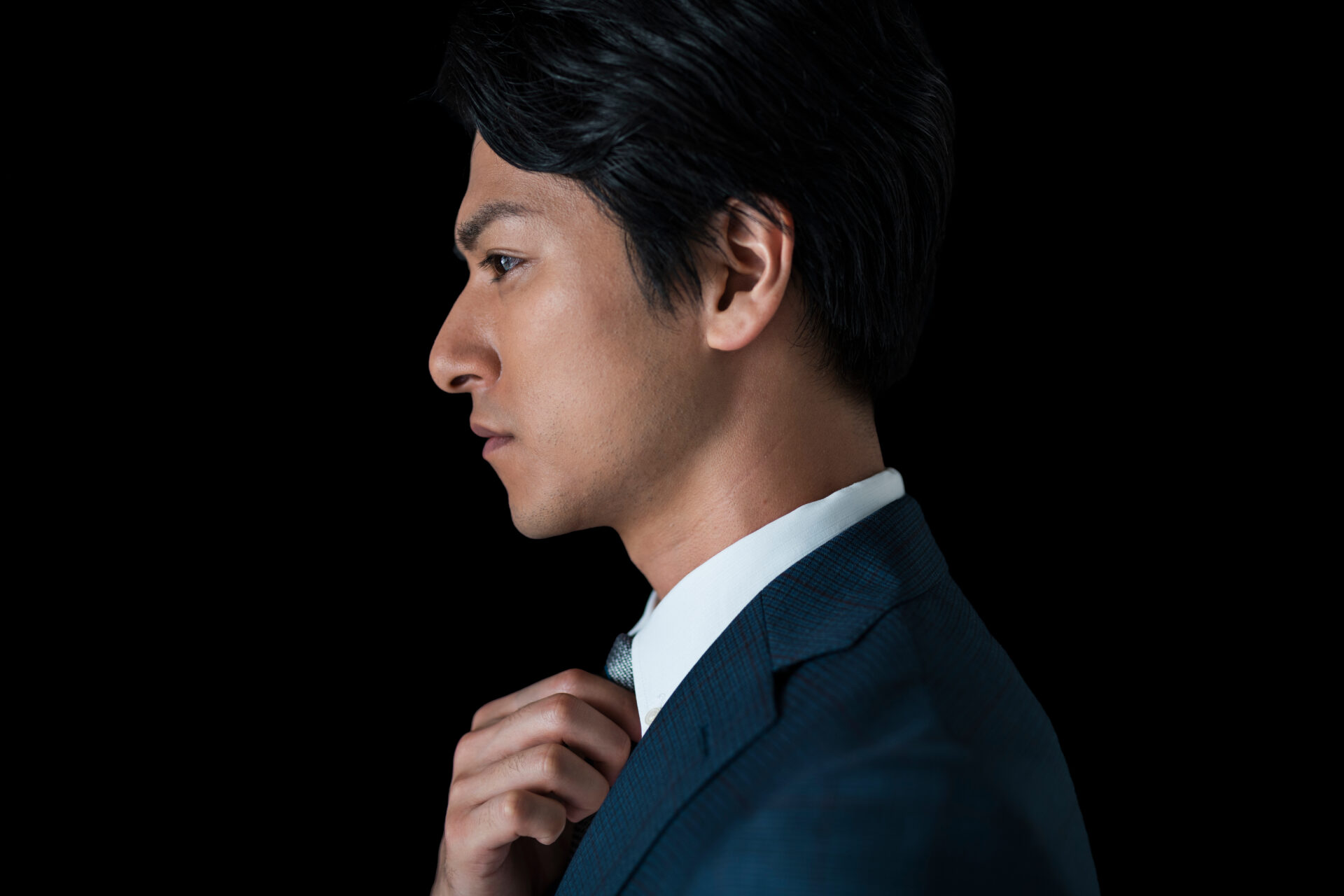眉毛を整えると横顔の印象まで変わる理由|ATRIUM HOMME 恵比寿